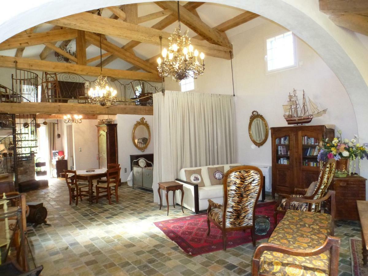 Residence A Merula Кальві Екстер'єр фото